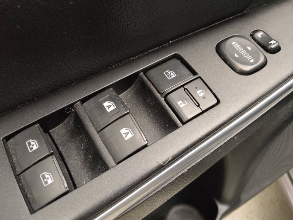 Used 2017 Toyota Camry SE FWD image 27