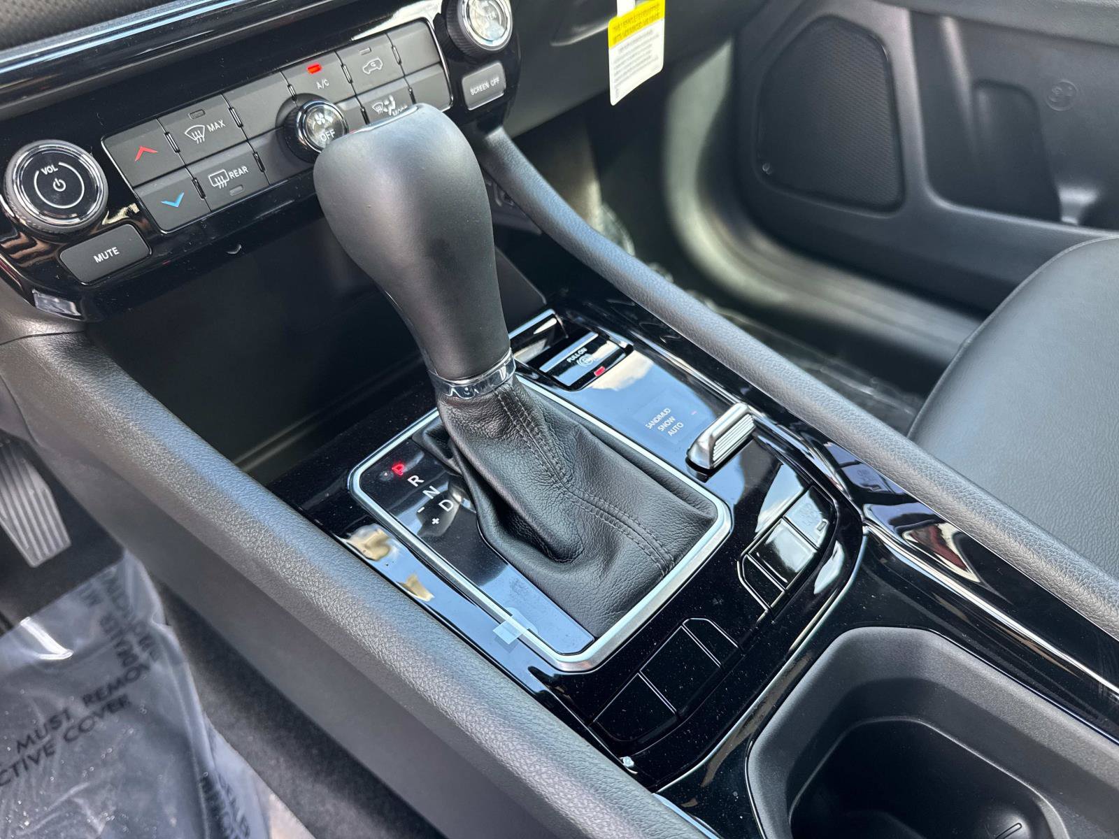 New 2026 Jeep Compass Latitude AWD/4WD image 24