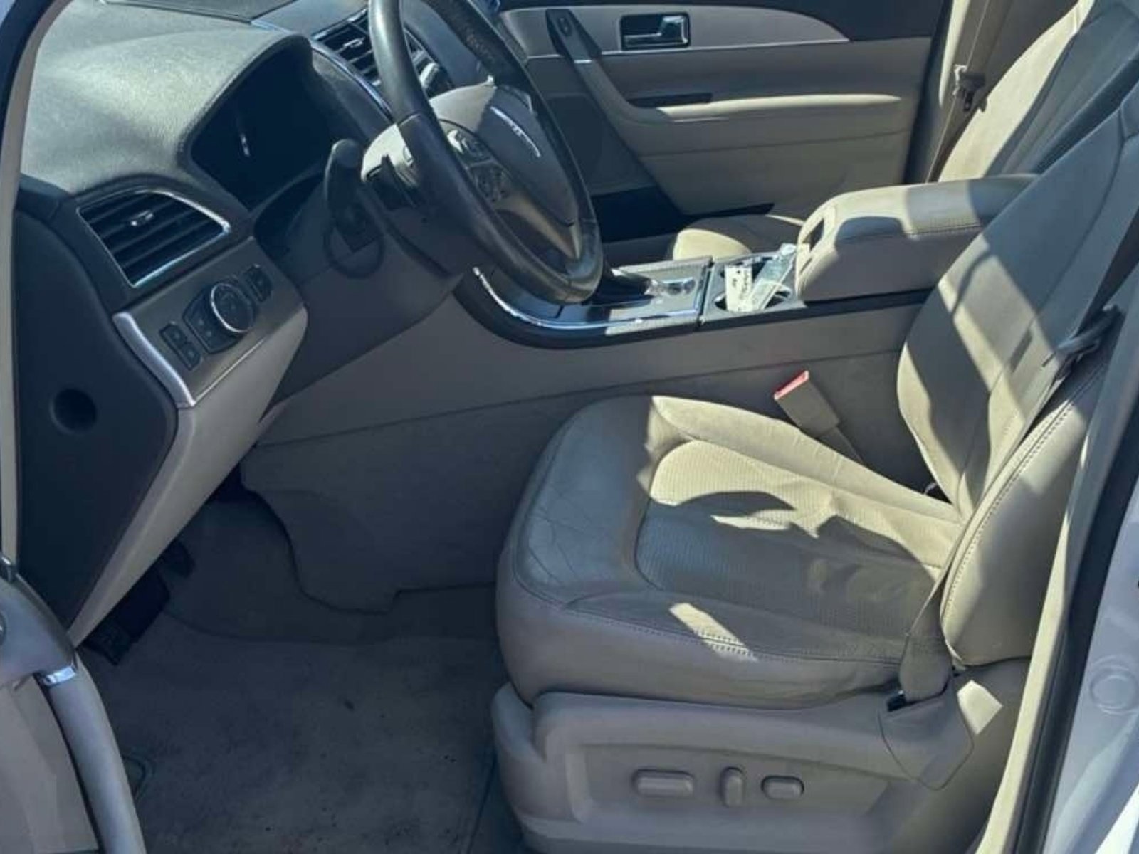 Used 2013 Lincoln MKX FWD image 5