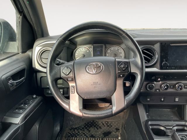 Used 2017 Toyota Tacoma TRD Off-Road w/ Tow Package (A/T) AWD/4WD image 12