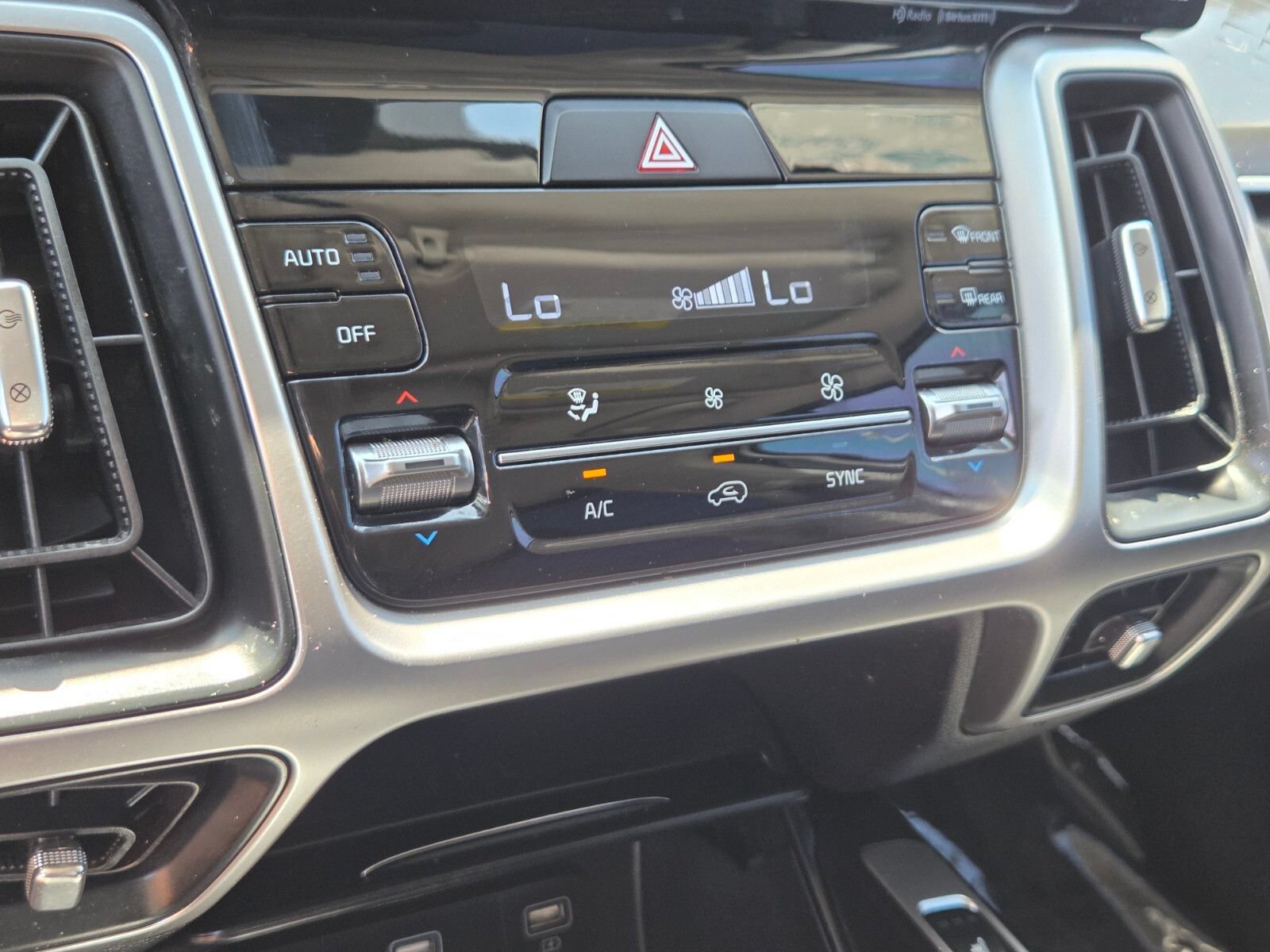 Used 2022 Kia Sorento S w/ Panoramic Sunroof Package FWD image 23