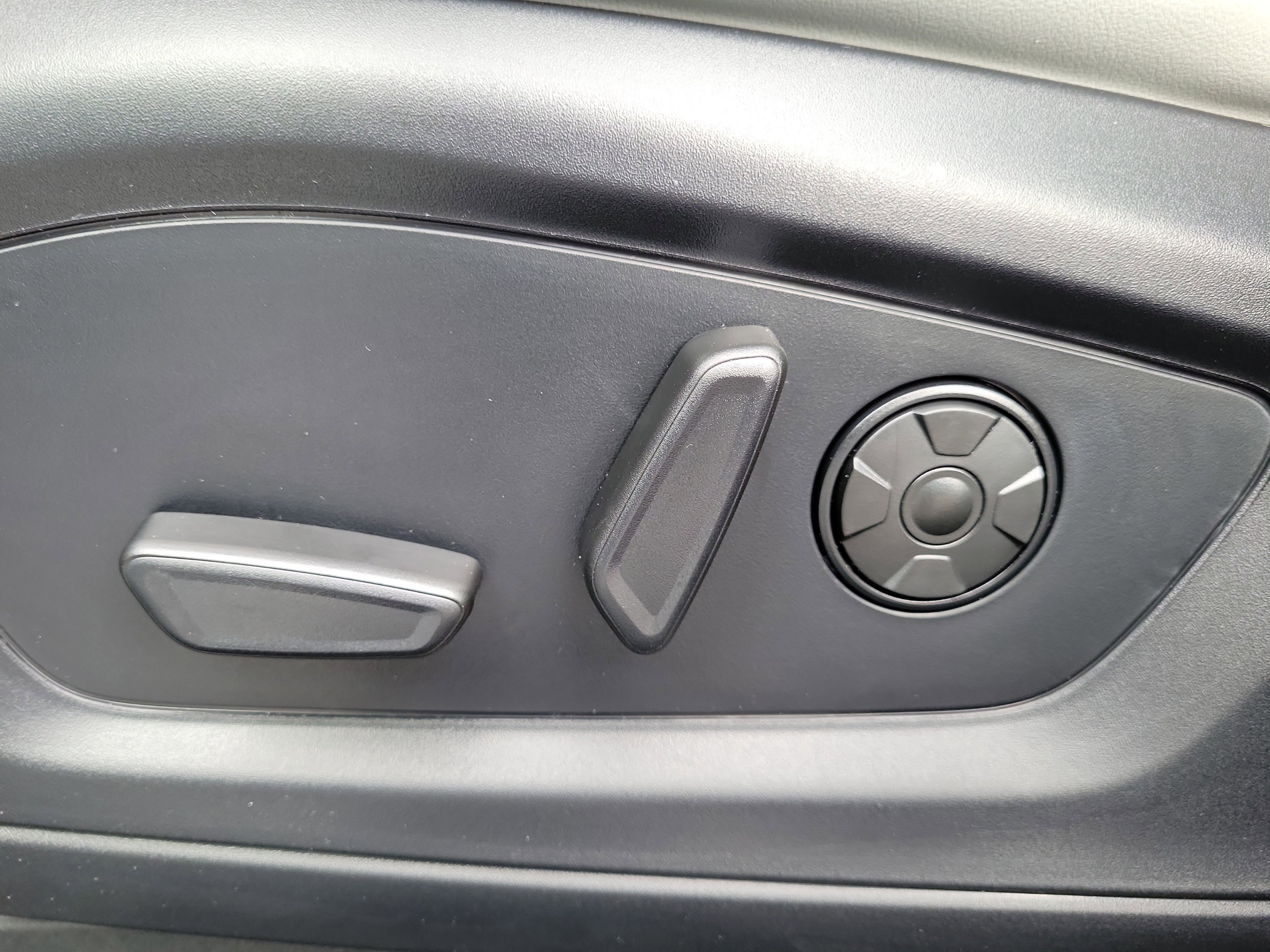 New 2026 Ford Explorer Platinum w/ LUX Leather Package image 23