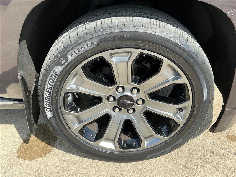 Used 2015 Chevrolet Suburban LTZ image 23