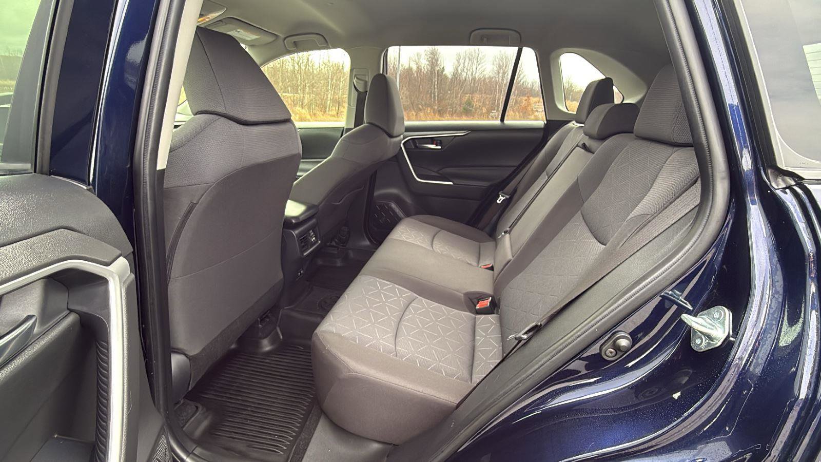 Used 2020 Toyota RAV4 XLE w/ XLE Grade Weather Package image 23