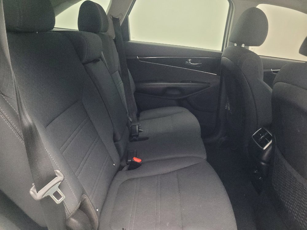 Used 2019 Kia Sorento FWD V6 image 19
