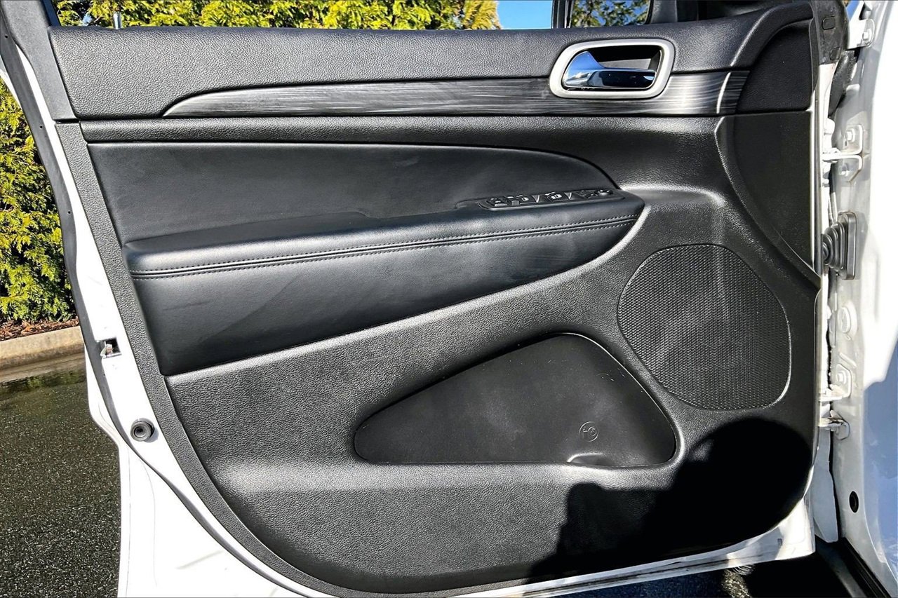 Certified 2021 Jeep Grand Cherokee Laredo image 25