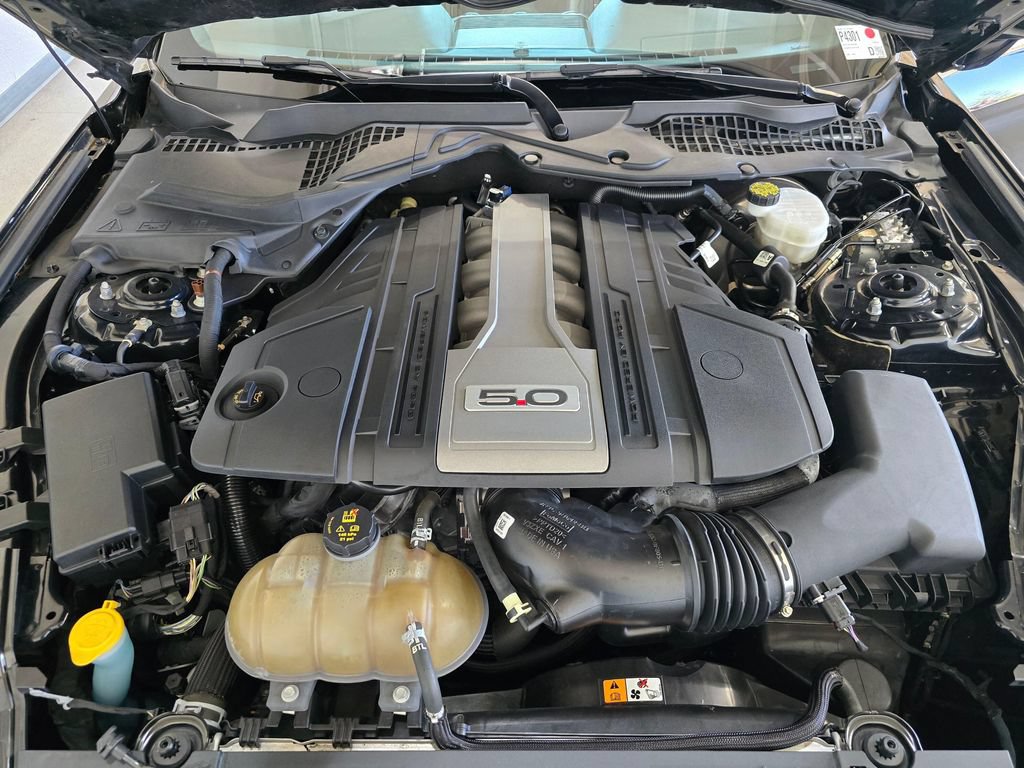 Used 2018 Ford Mustang GT Premium w/ Black Accent Package RWD image 21