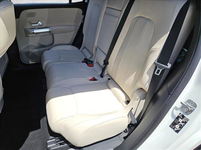 Used 2025 Mercedes-Benz GLB 250 image 16
