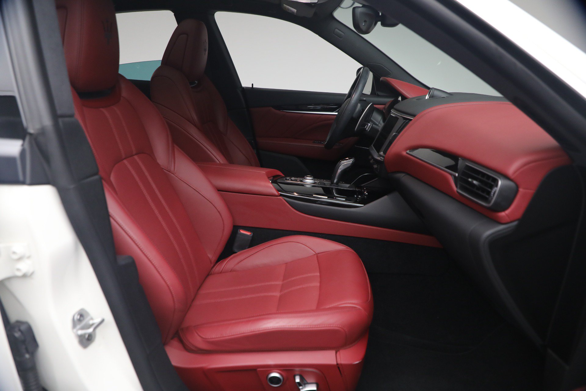 Certified 2023 Maserati Levante GT AWD/4WD image 16