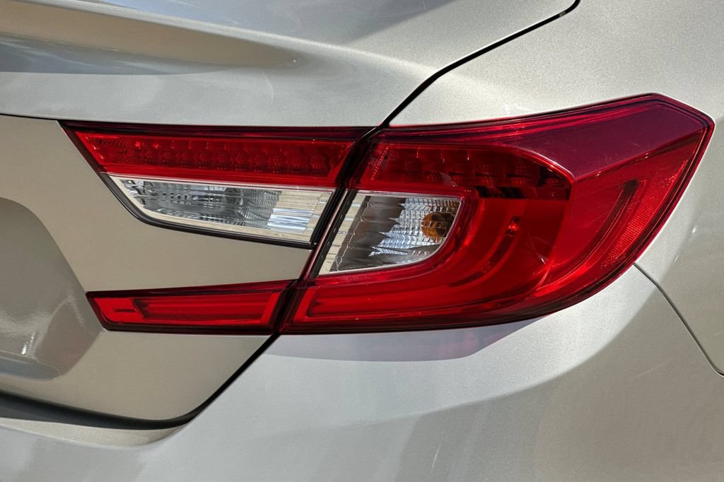 Used 2018 Honda Accord EX image 28