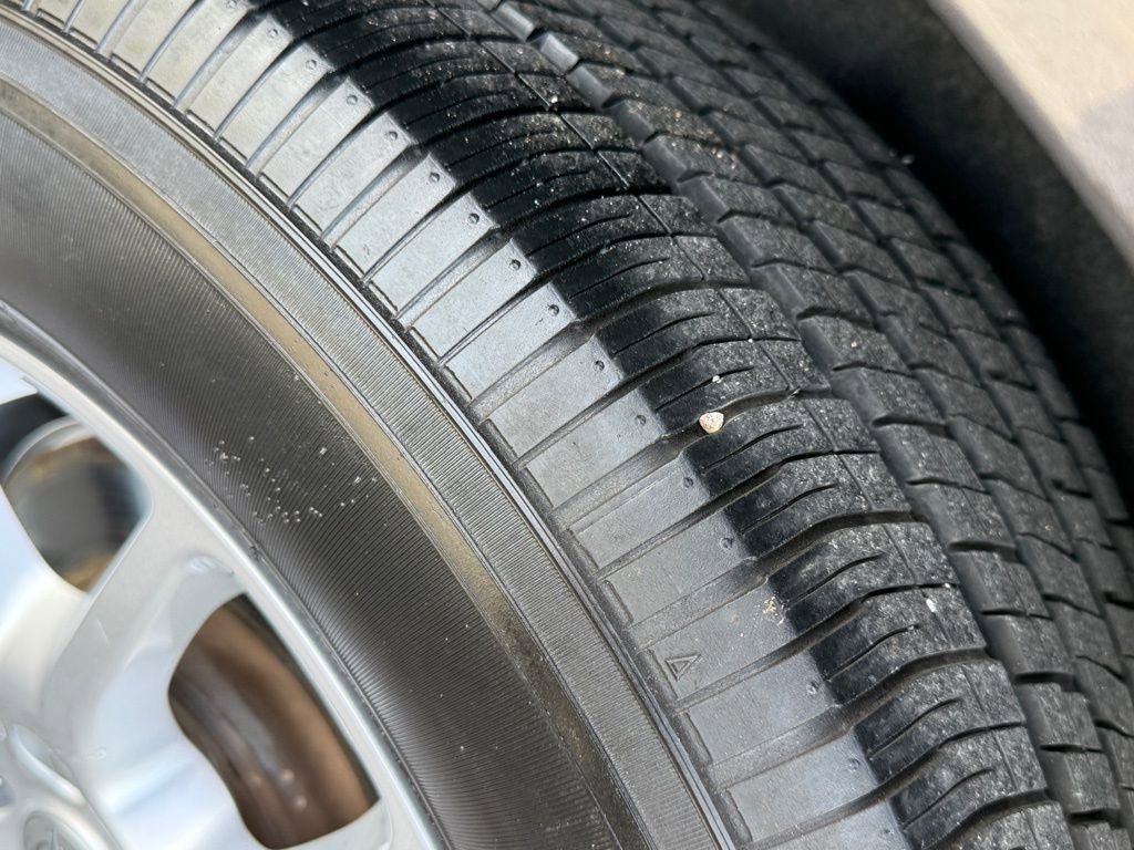 Used 2023 Chrysler Pacifica Touring-L image 40