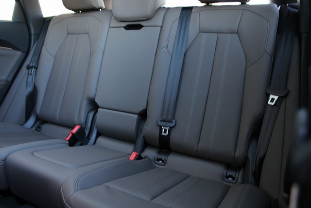 New 2025 Audi Q5 Premium Plus image 18