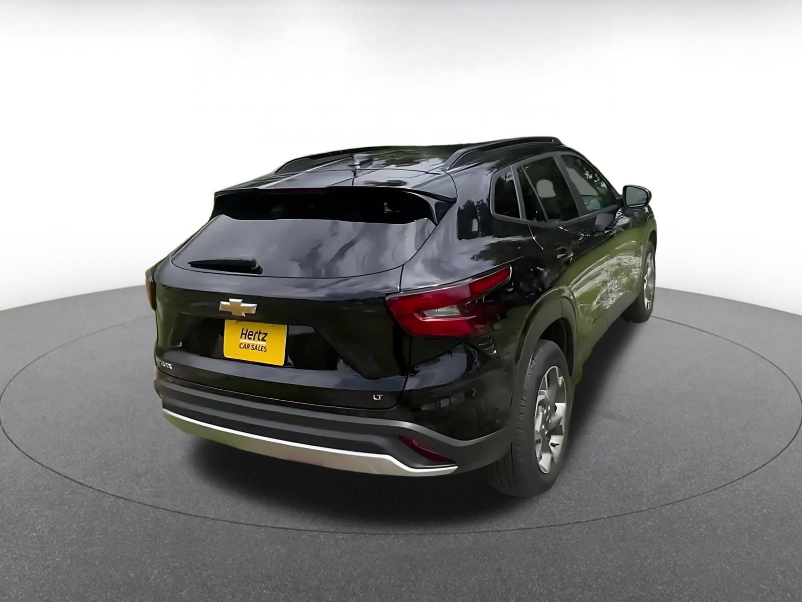 Used 2025 Chevrolet Trax LT w/ LT Convenience Package FWD image 13