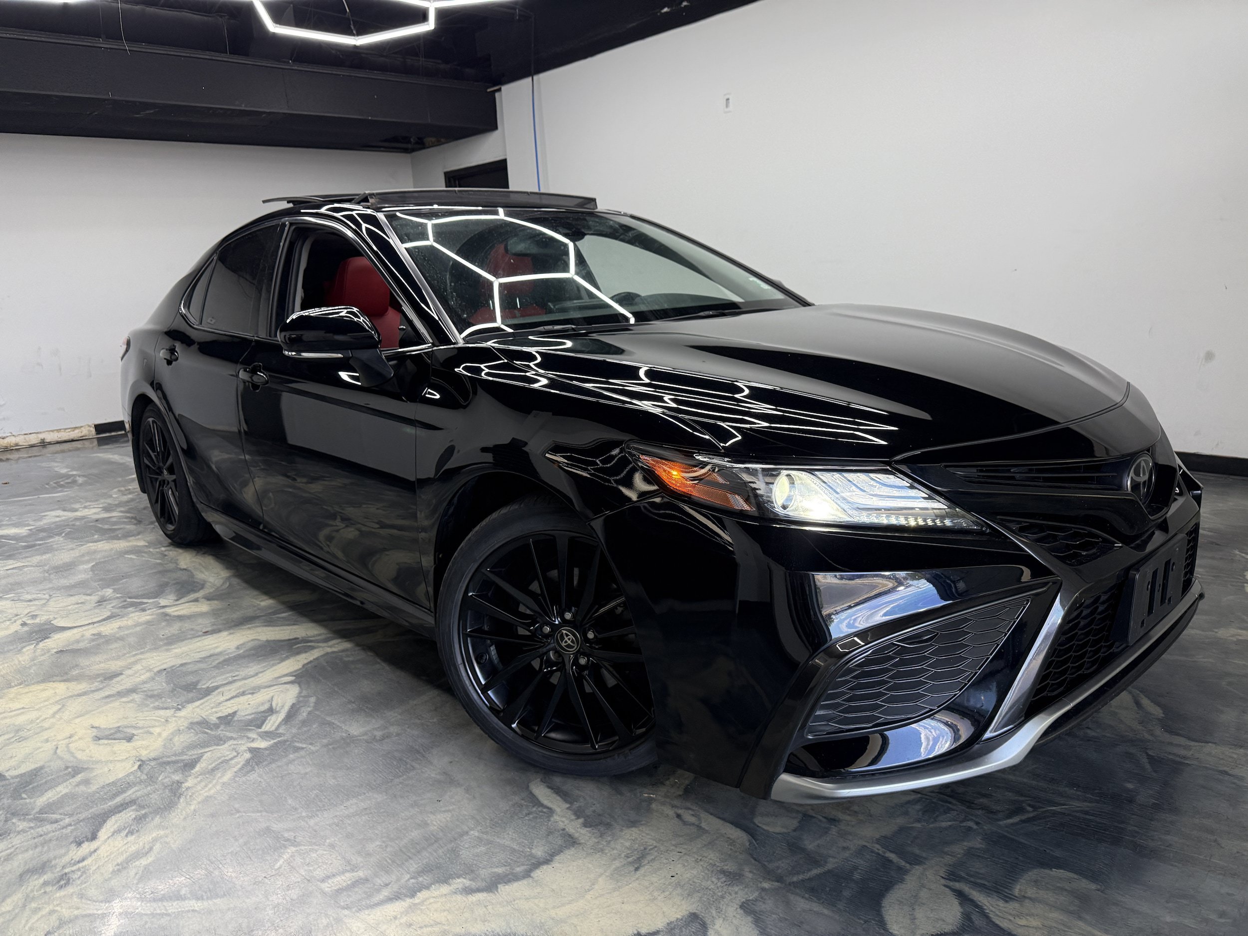 Used 2021 Toyota Camry XSE AWD/4WD image 4