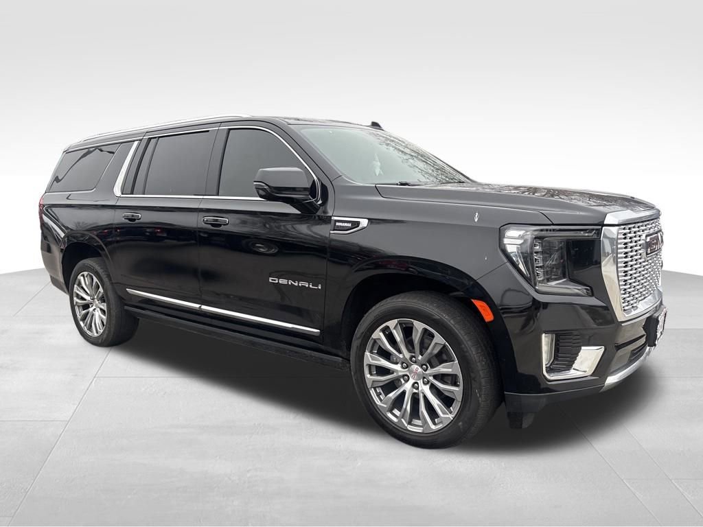 Used 2023 GMC Yukon XL Denali image 2
