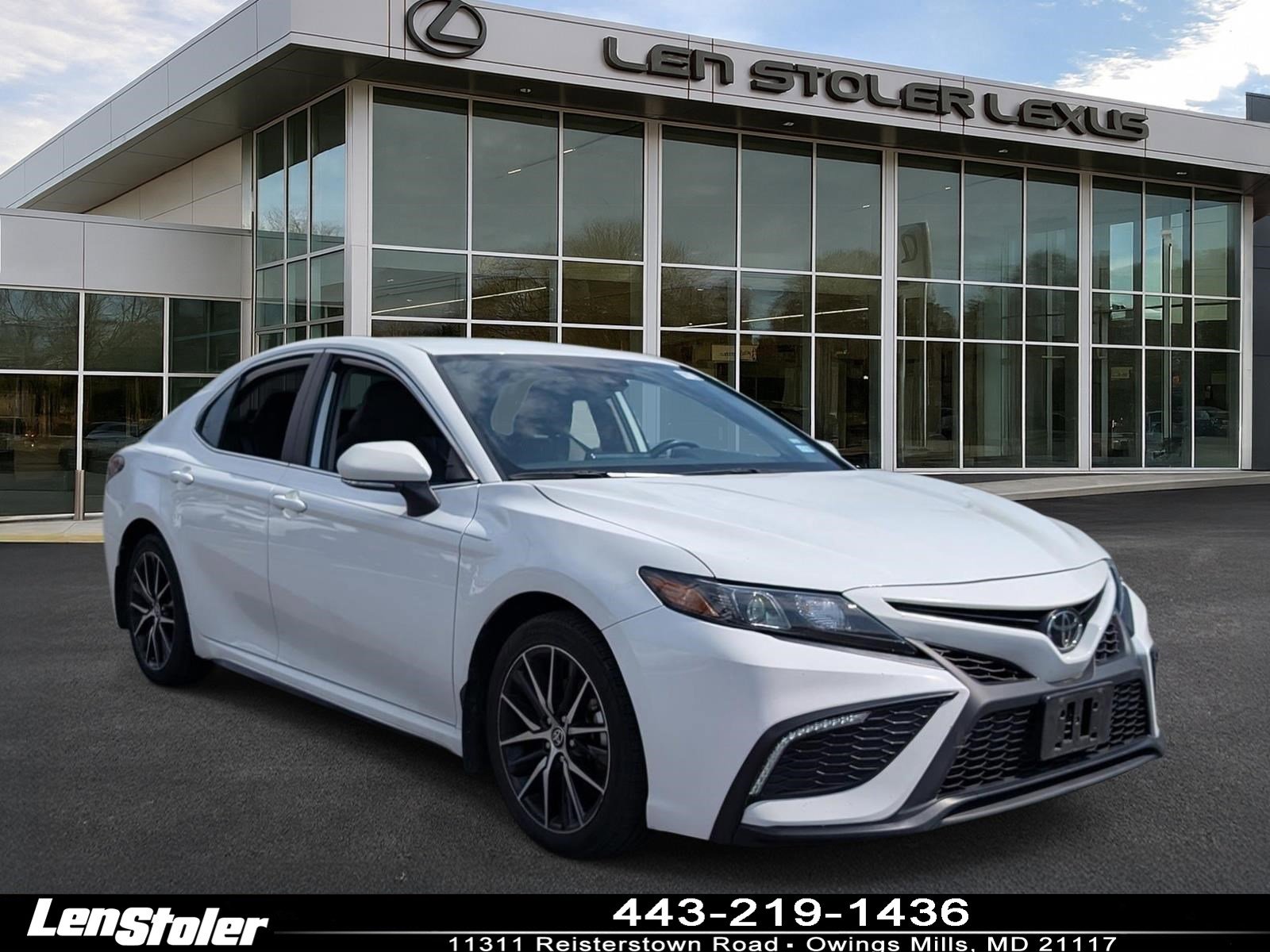 Used 2024 Toyota Camry SE image 1