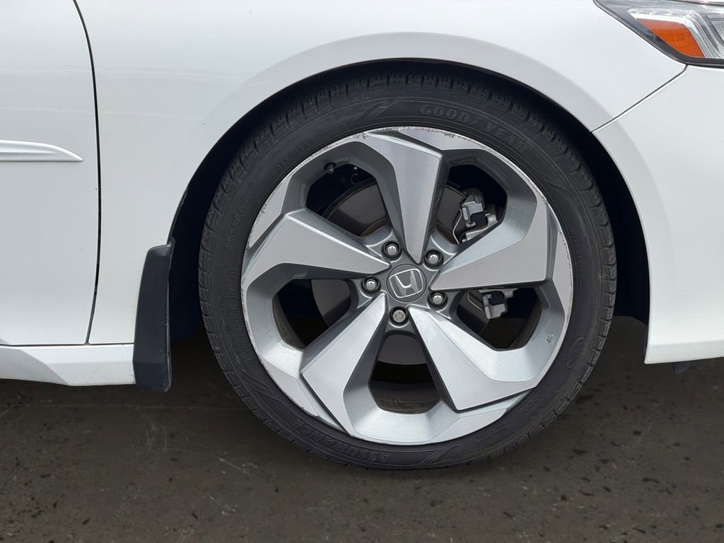 Used 2019 Honda Accord Touring image 9