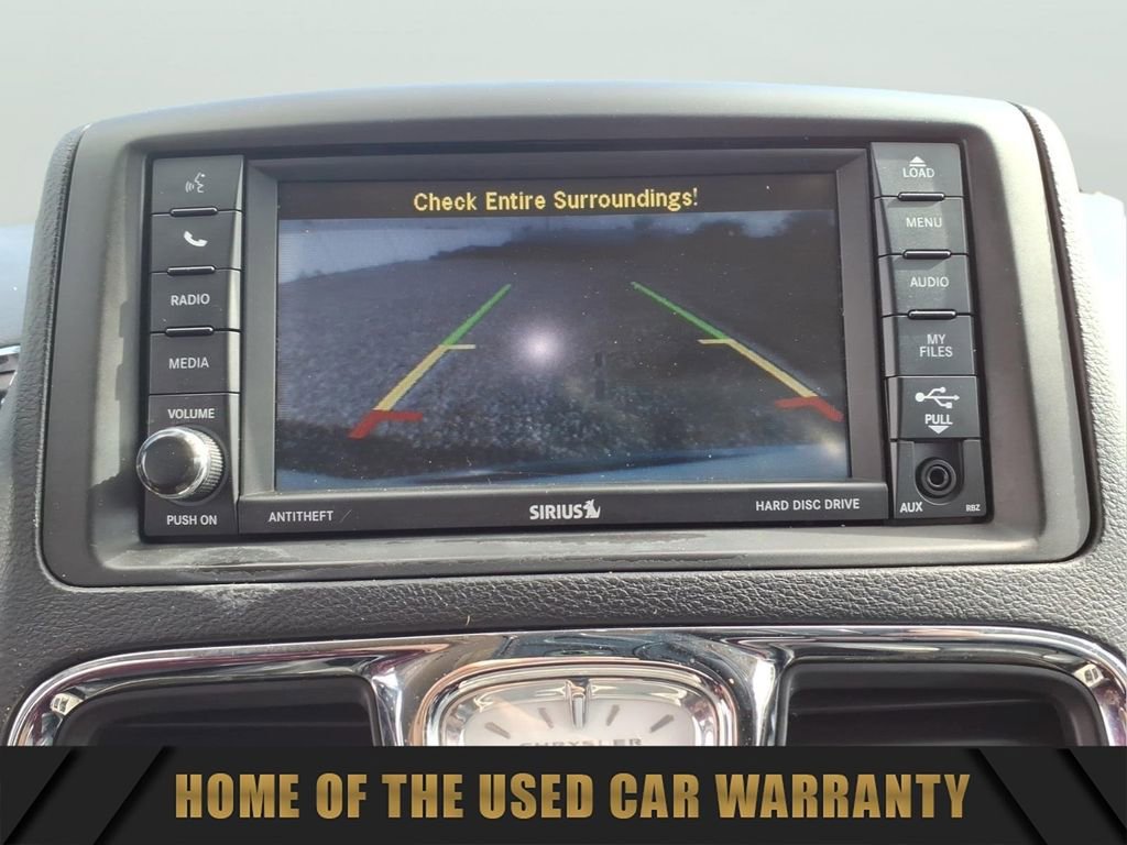 Used 2014 Chrysler Town & Country Touring FWD image 25
