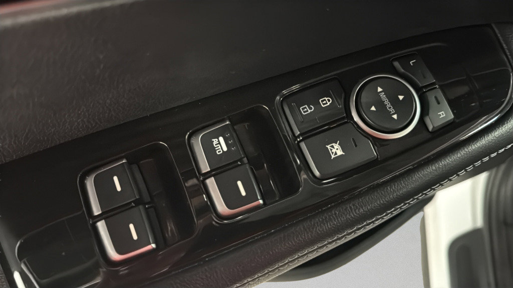 Used 2020 Kia Sorento L FWD image 15