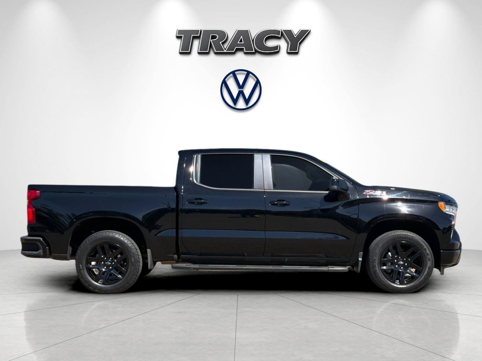 Used 2023 Chevrolet Silverado 1500 RST AWD/4WD image 3