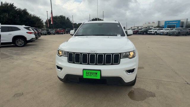 Used 2021 Jeep Grand Cherokee Laredo AWD/4WD image 3