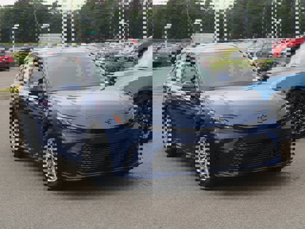 Used 2025 Toyota Camry LE image 14