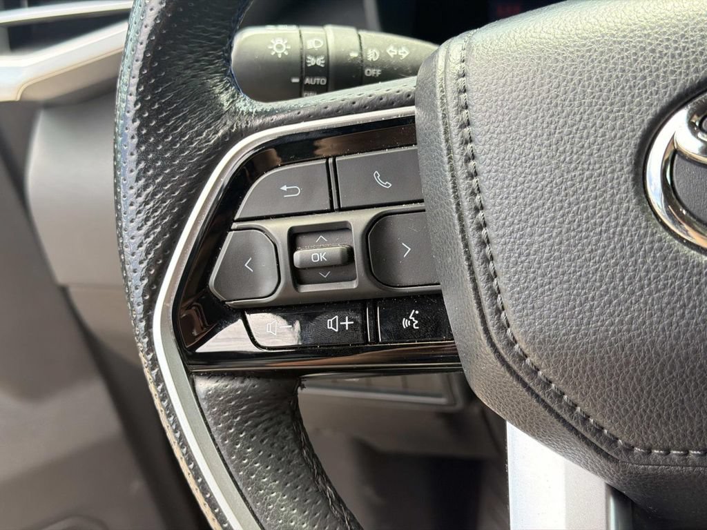 Used 2024 Toyota Tundra Platinum AWD/4WD image 12