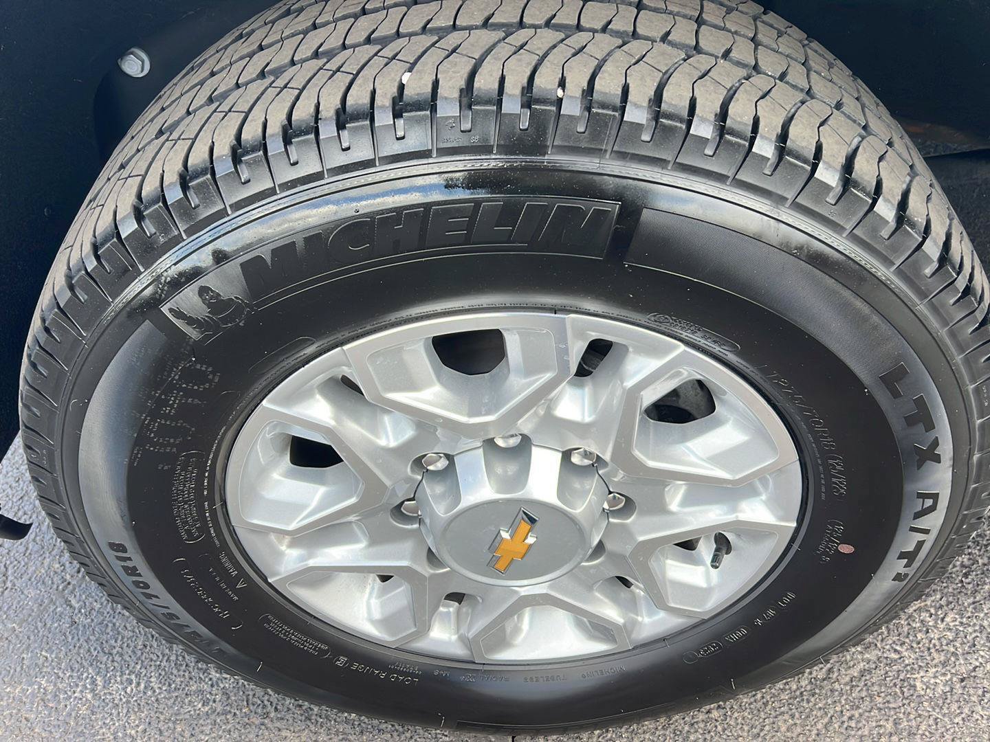 Used 2024 Chevrolet Silverado 2500 LTZ w/ LTZ Plus Package AWD/4WD image 37
