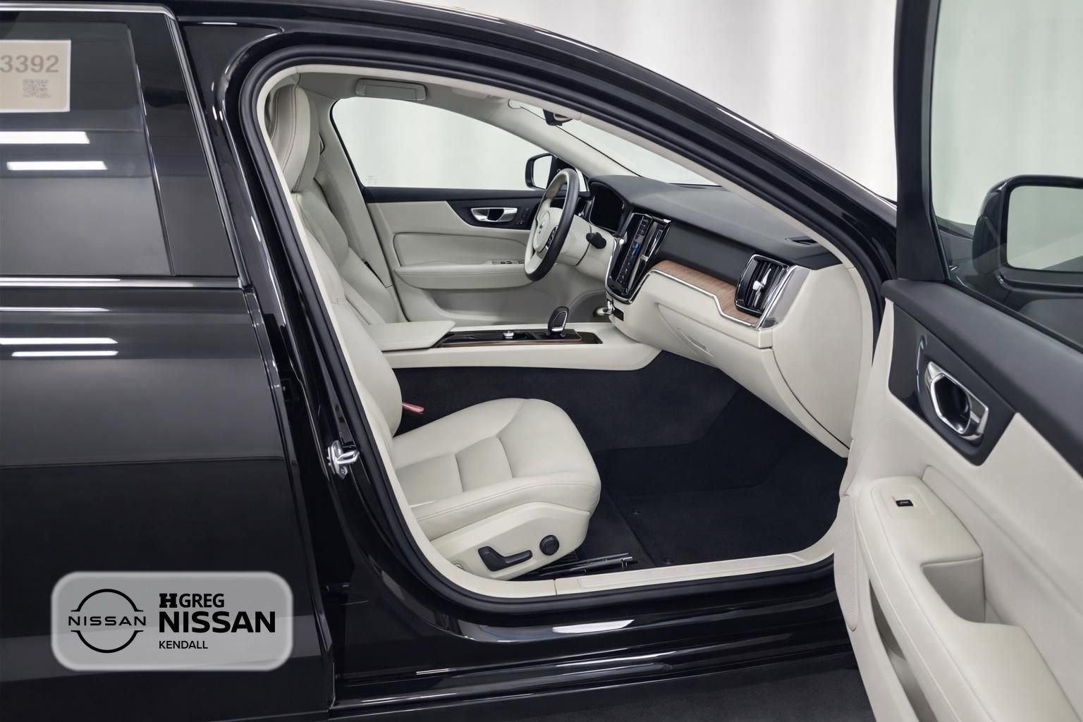 Used 2022 Volvo S60 B5 Momentum w/ Premium Package FWD image 11