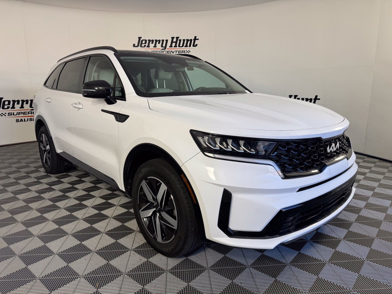 Used 2023 Kia Sorento S w/ Panoramic Sunroof Package FWD image 5