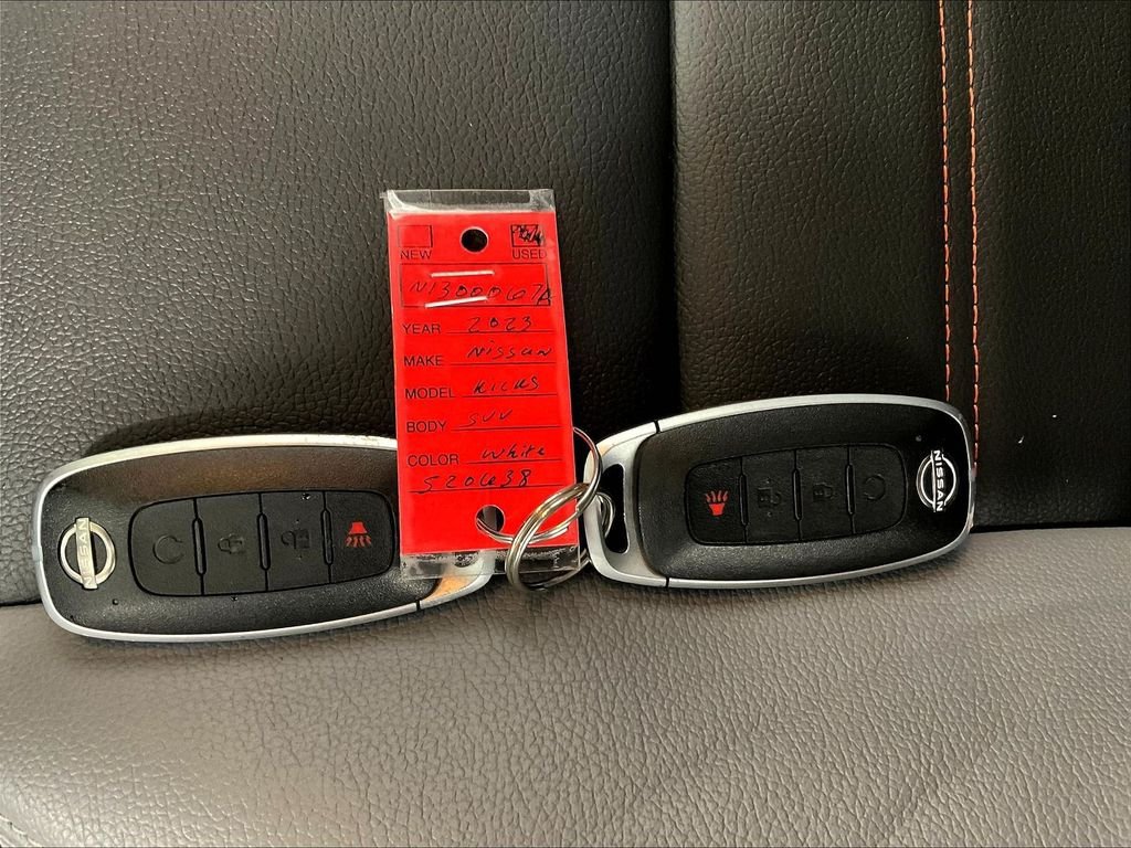 Used 2023 Nissan Kicks SR w/ SR Premium Package FWD image 30