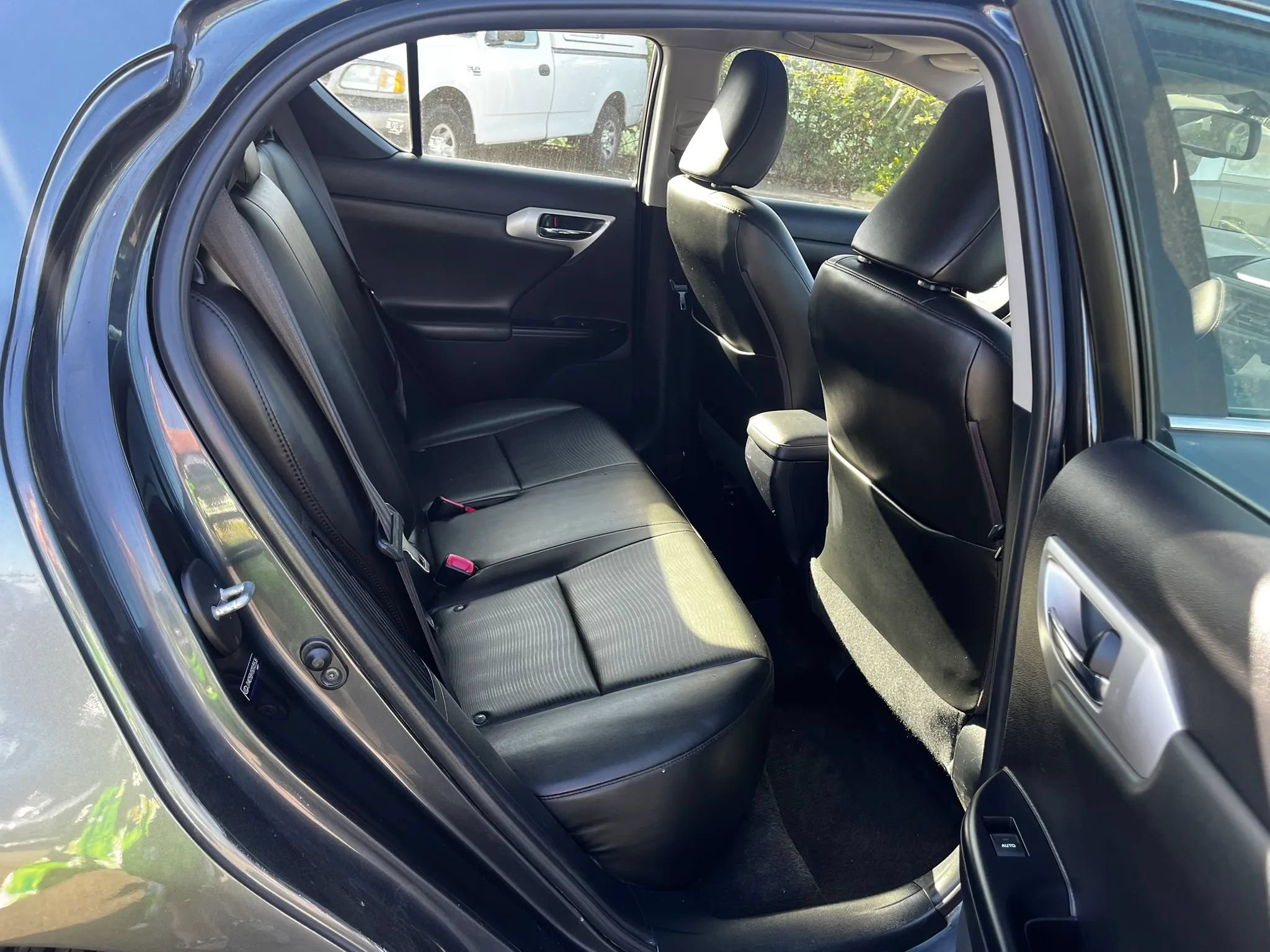 Used 2011 Lexus CT 200h Premium w/ Premium Audio Pkg FWD image 15