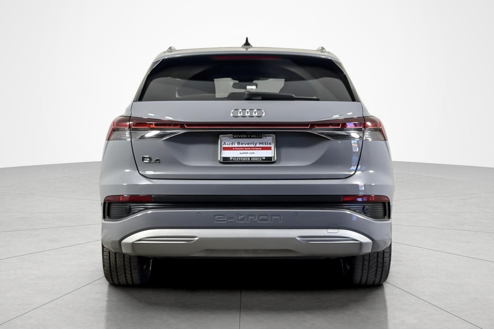 Used 2025 Audi Q4 e-tron Premium RWD image 4