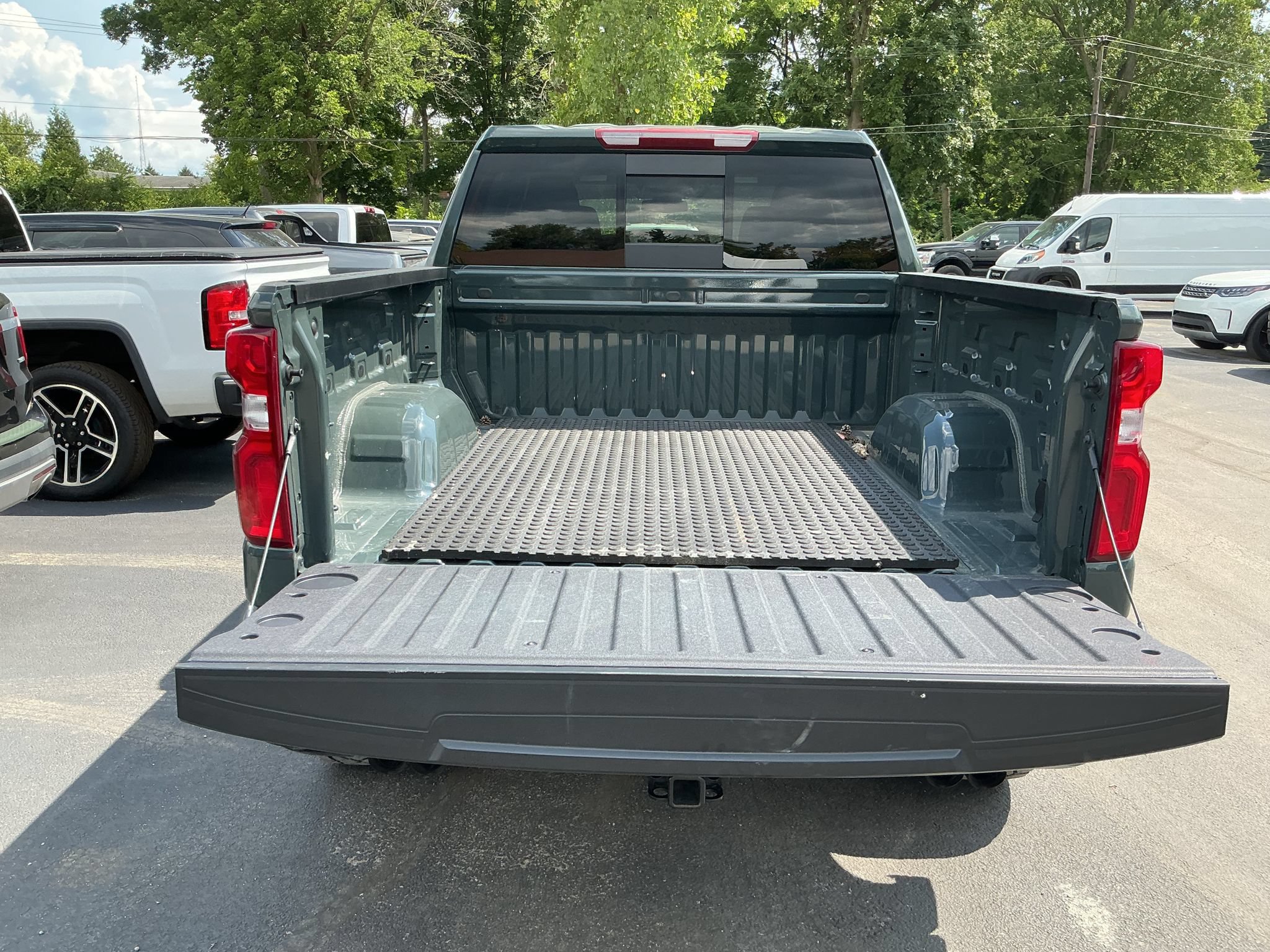 Used 2026 Chevrolet Silverado 1500 LT Trail Boss w/ Convenience Package II AWD/4WD image 9