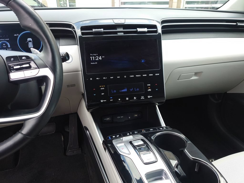 Certified 2024 Hyundai Tucson Limited AWD/4WD image 18