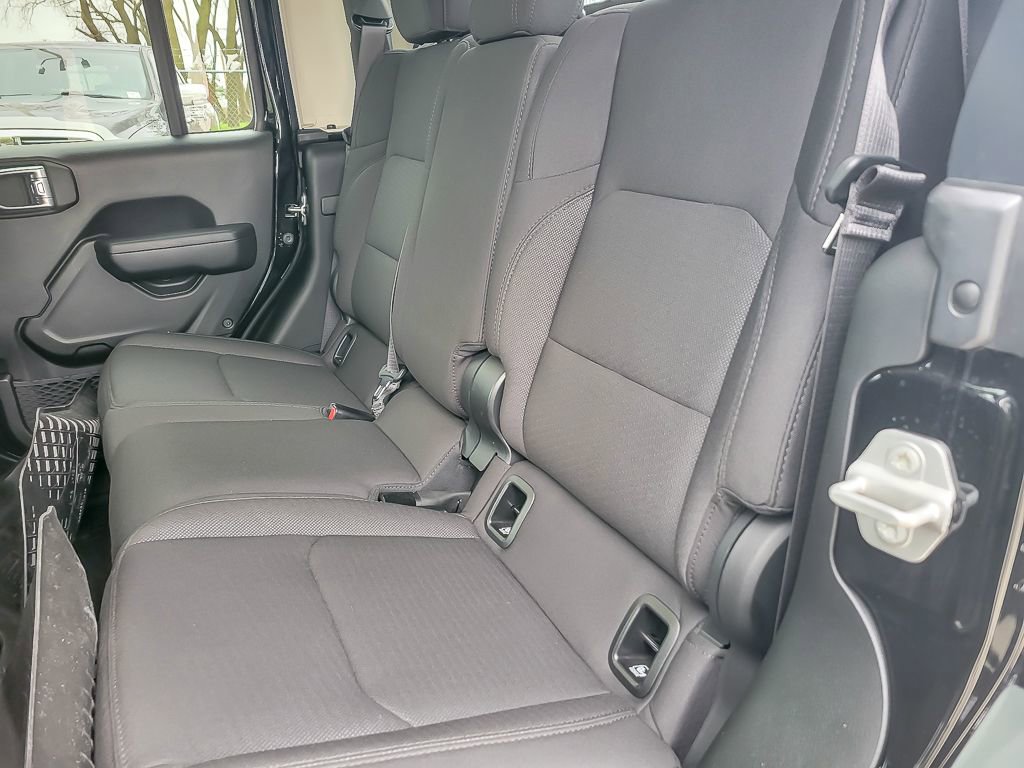 Used 2023 Jeep Gladiator Sport image 10