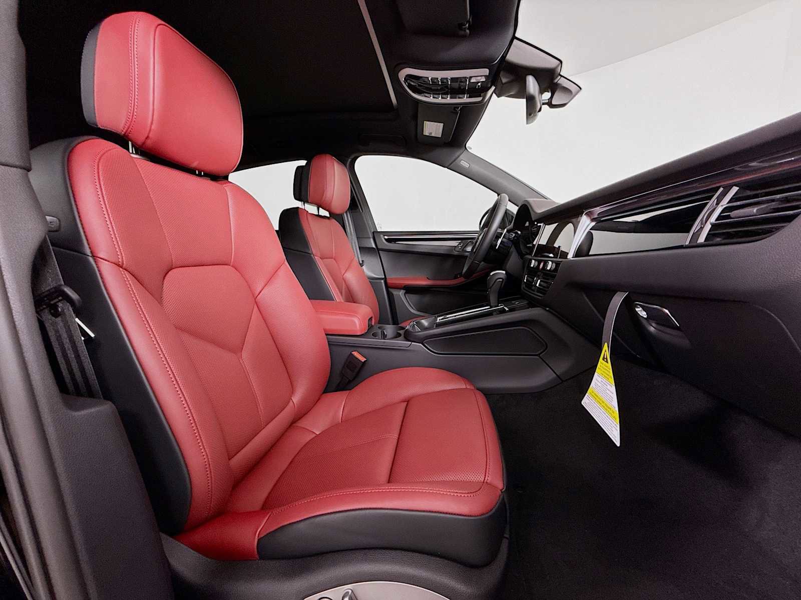 New 2026 Porsche Macan image 30