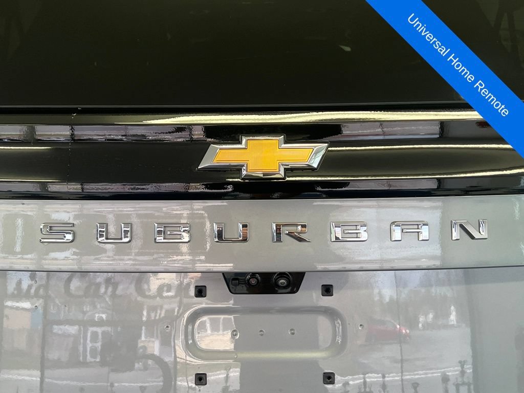 Used 2025 Chevrolet Suburban High Country AWD/4WD image 16