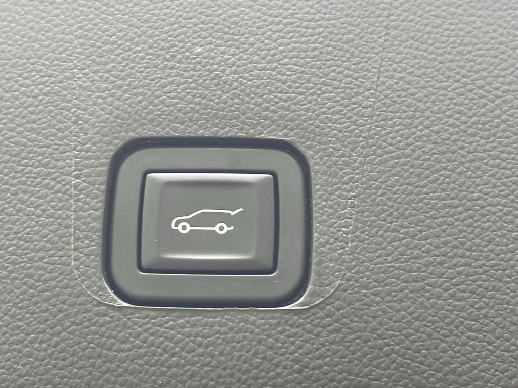 Certified 2023 Chevrolet Traverse LT AWD/4WD image 20