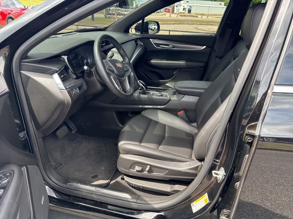 Used 2024 Cadillac XT5 Luxury FWD image 12
