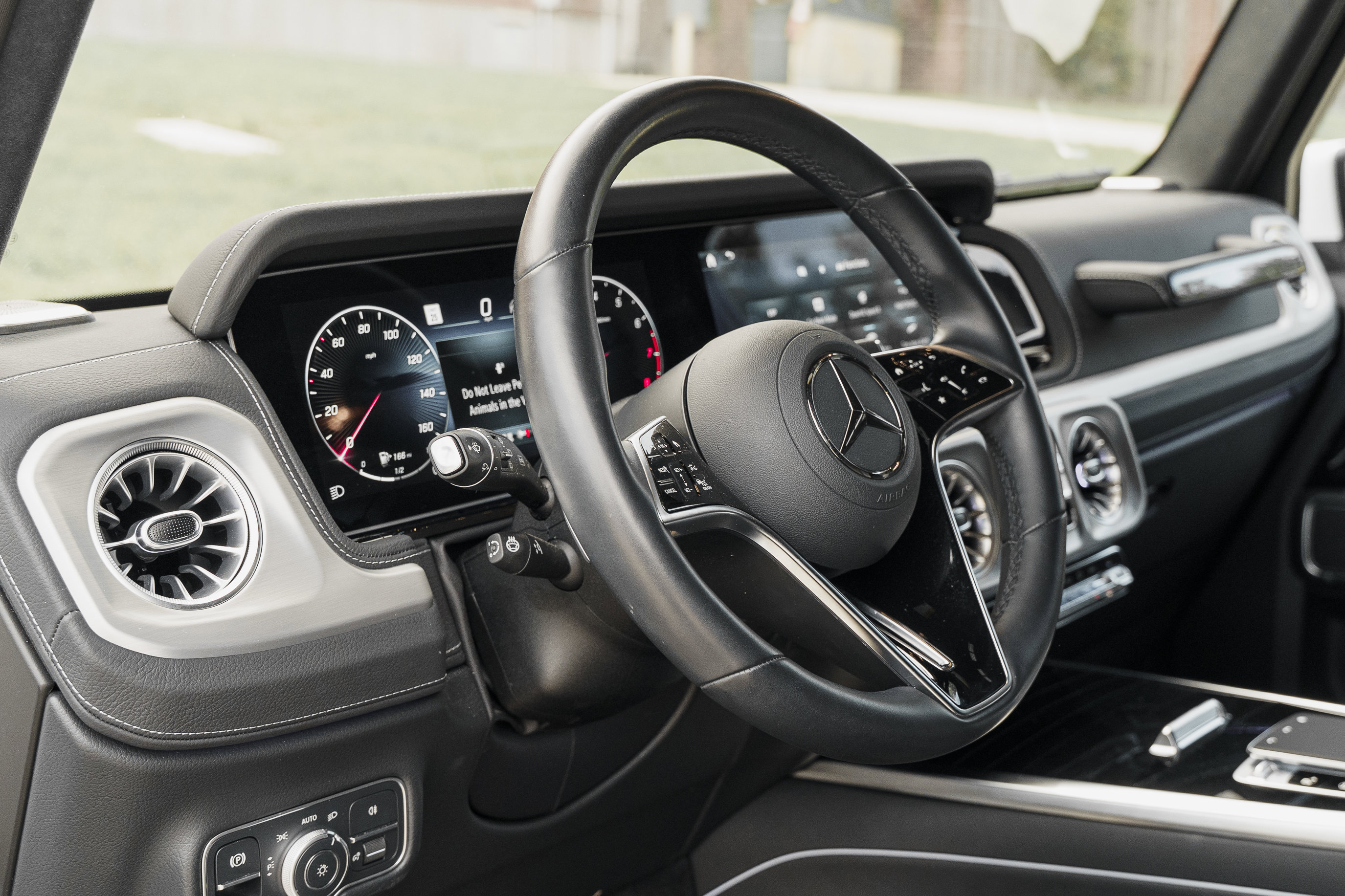 Used 2025 Mercedes-Benz G 550 image 9