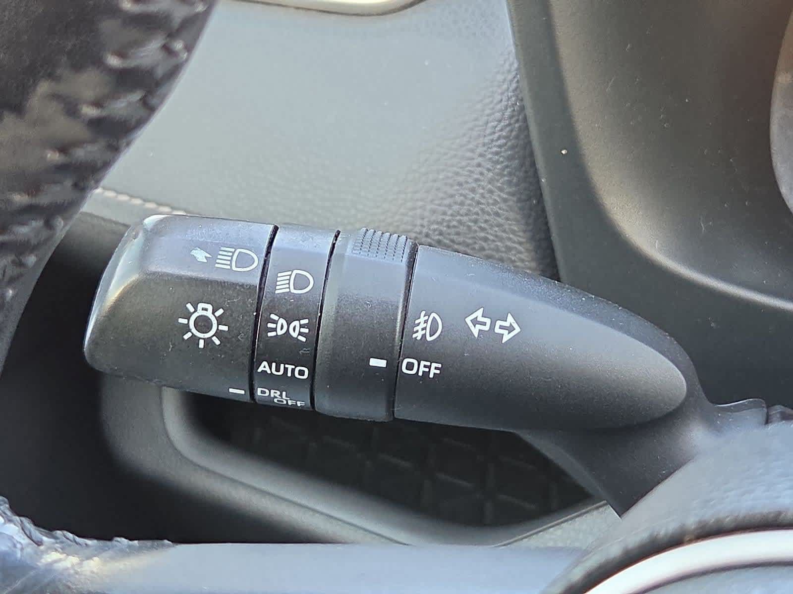 Used 2020 Toyota RAV4 XLE Premium FWD image 26