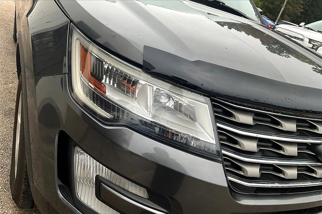 Used 2016 Ford Explorer XLT w/ Equipment Group 202A image 33