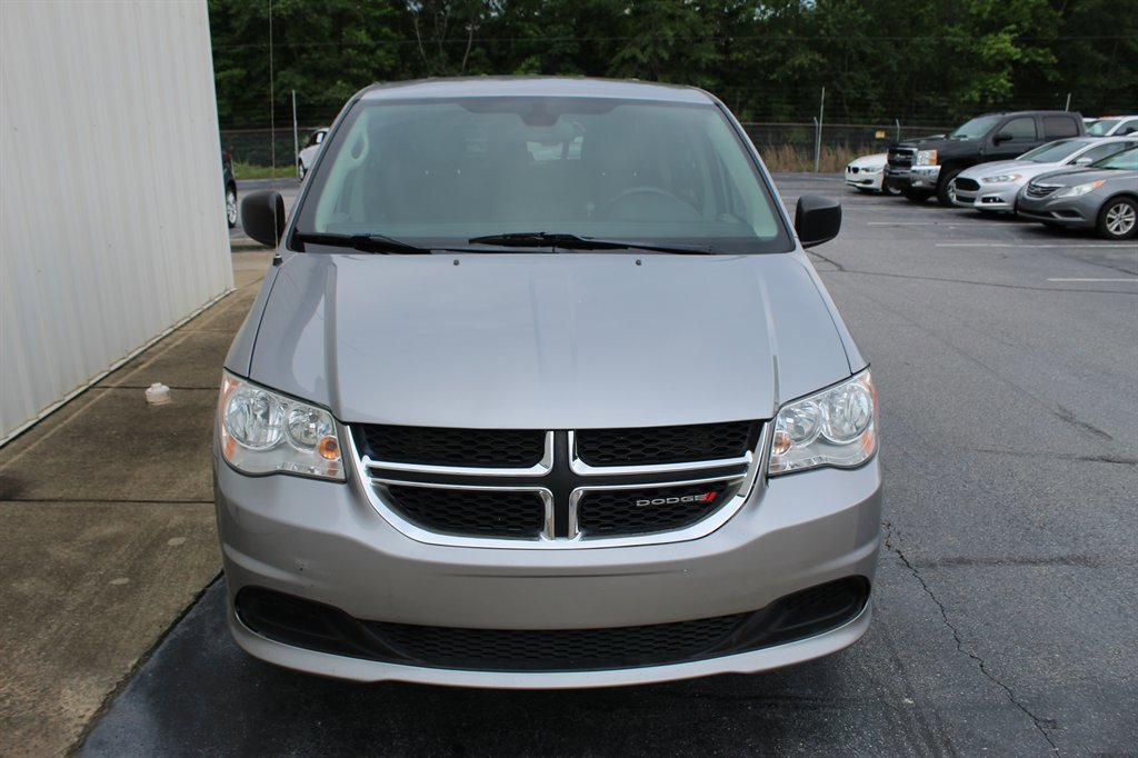 Used 2020 Dodge Grand Caravan SE w/ UConnect Hands-Free Group image 11