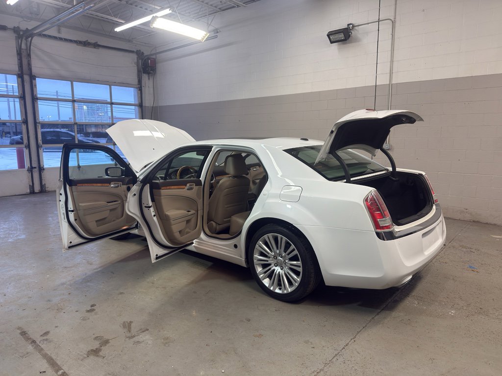 Used 2013 Chrysler 300 C w/ Harman Kardon Audio Group image 10