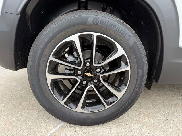 New 2026 Chevrolet TrailBlazer LT w/ Driver Confidence Package FWD image 11