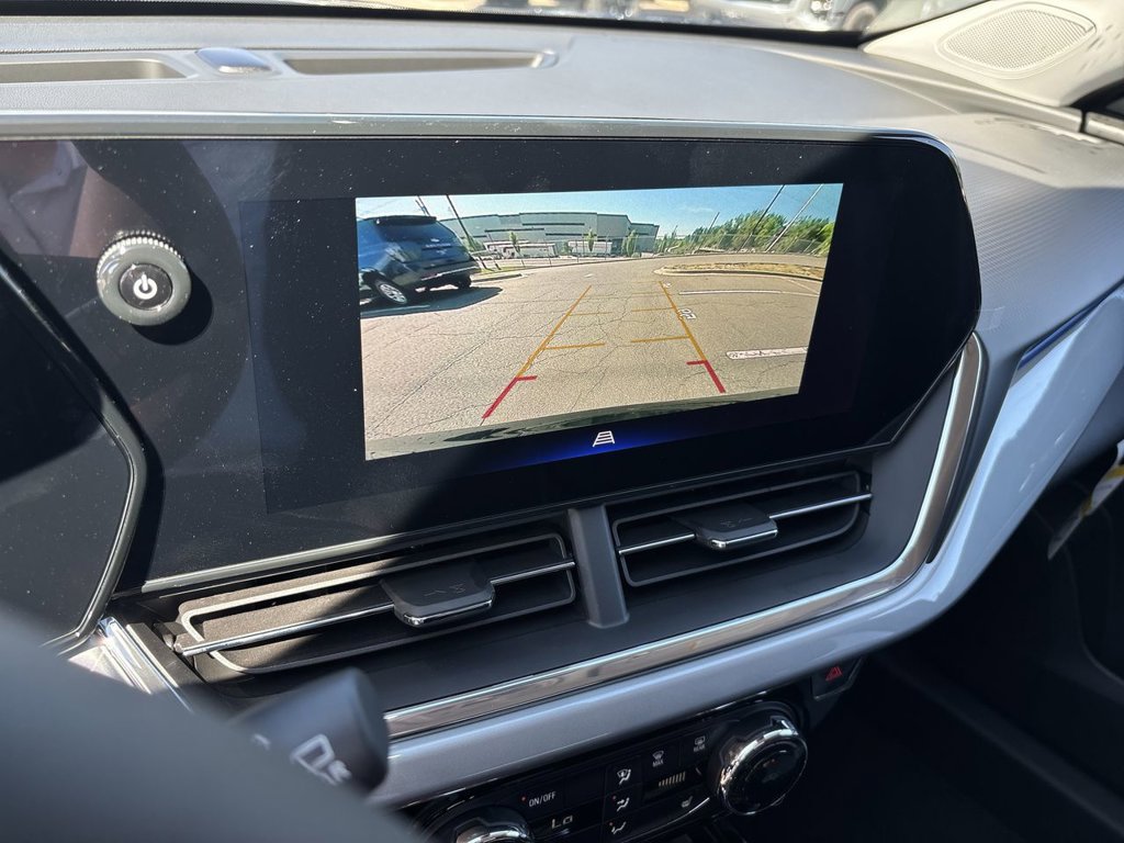New 2026 Chevrolet Trax LT w/ Midnight Edition FWD image 17