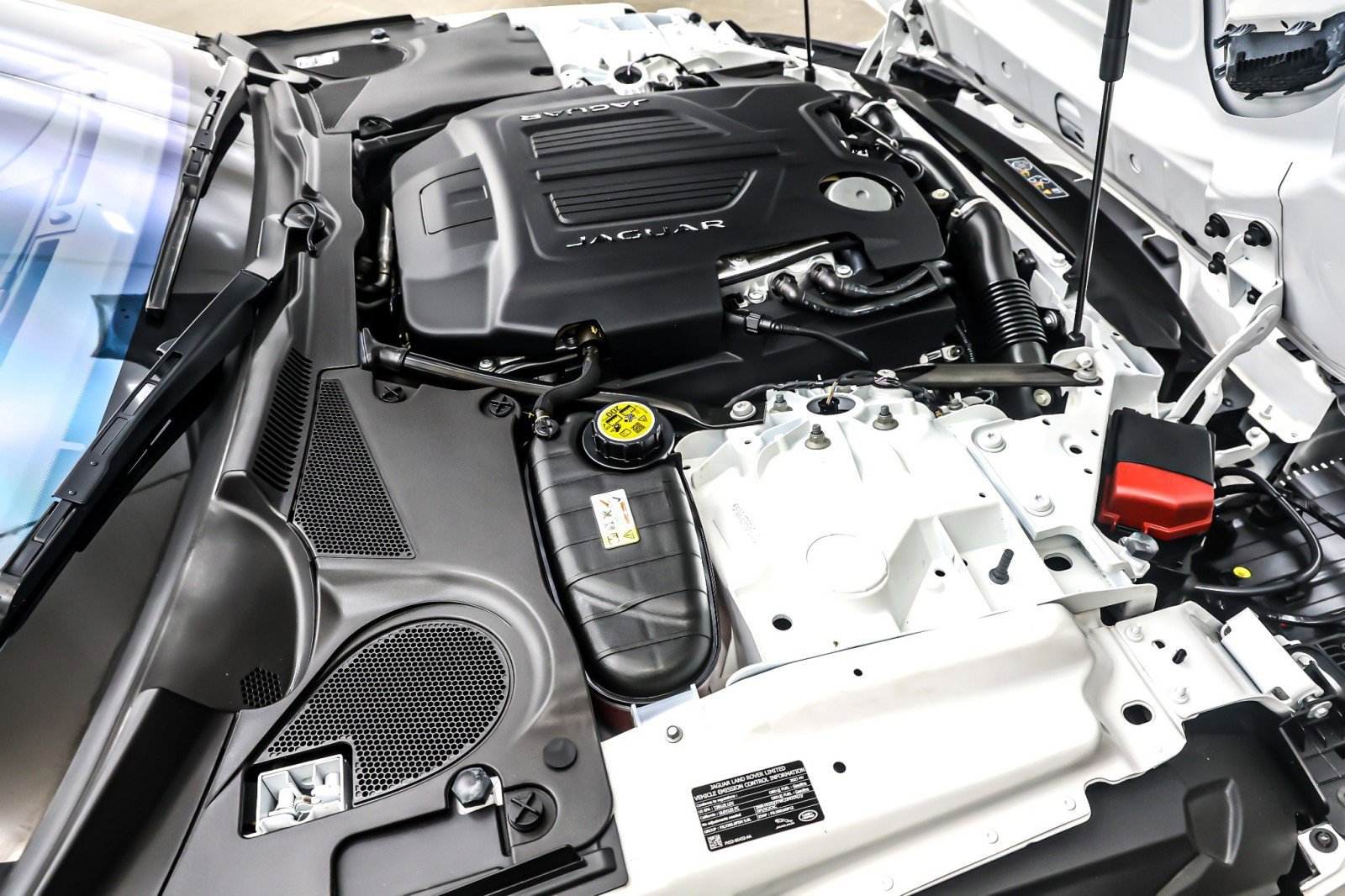 Used 2023 Jaguar F-TYPE R-Dynamic image 13