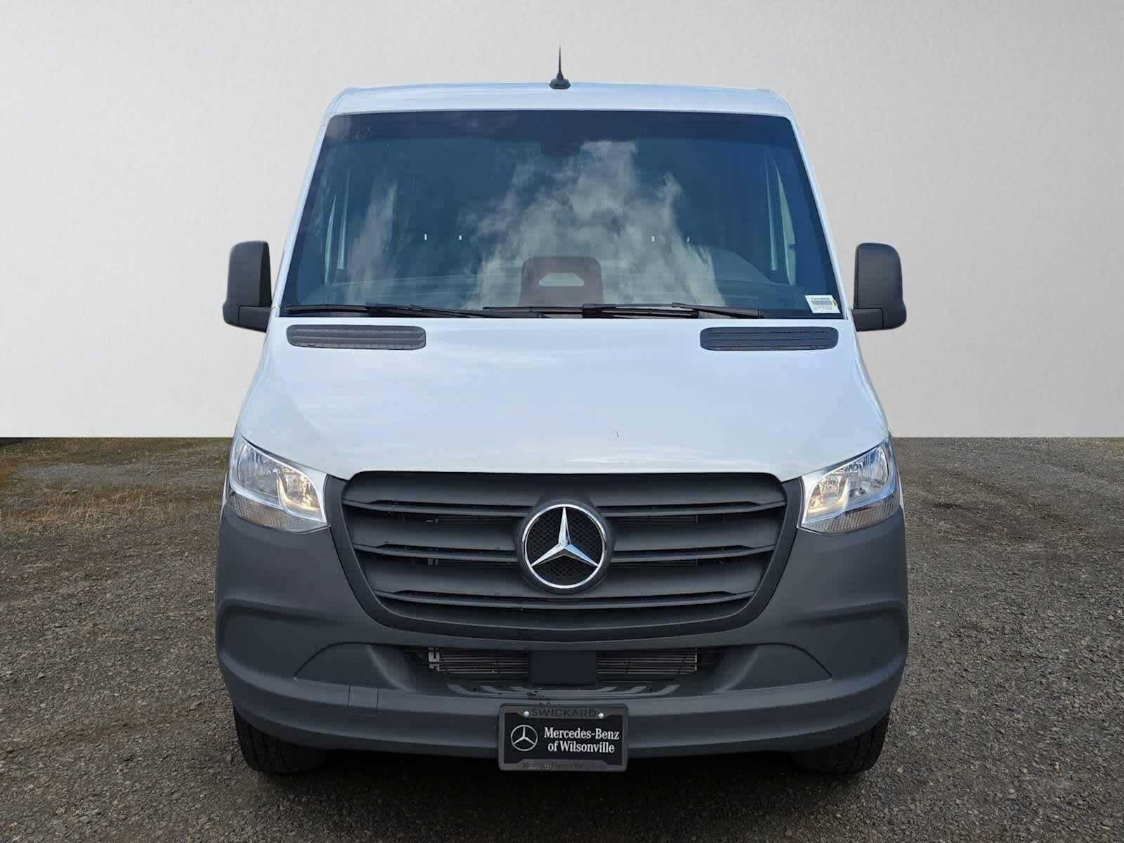 Used 2025 Mercedes-Benz Sprinter 2500 image 8