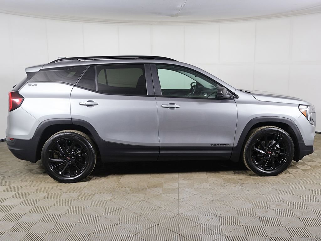 Used 2023 GMC Terrain SLE w/ Driver Convenience Package FWD image 13